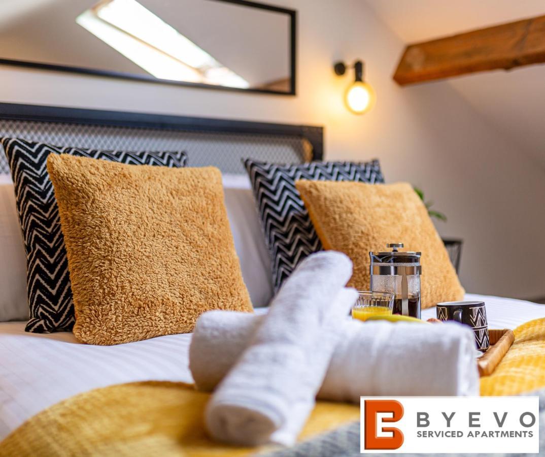 Byevo Oswestry Barn - Quirky Romantic Retreat Or Cosy Contractor Base Exterior foto